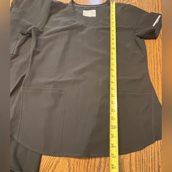 Women’s Sketchers by Barco medium tall jogger scrubs - Picture 5 of 11